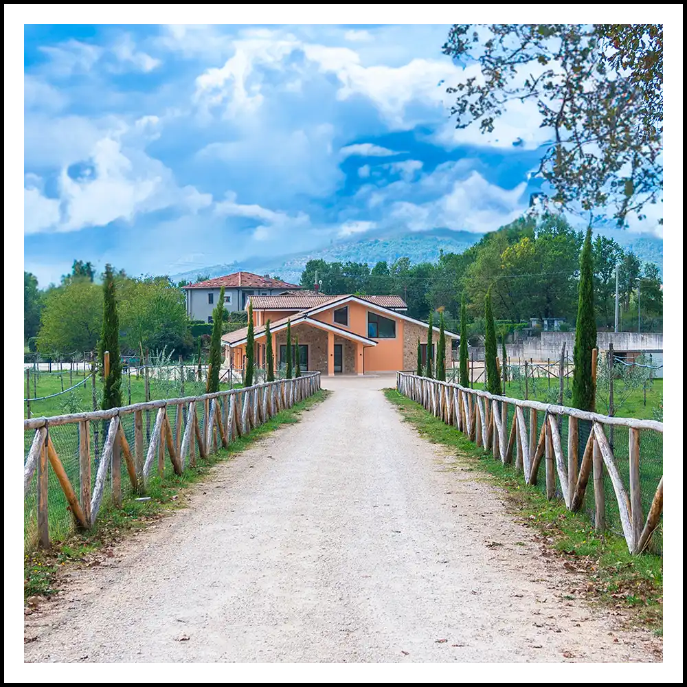 tenuta santa barbara veduta presente nella gallery dall'esterno della tenuta santa barbara